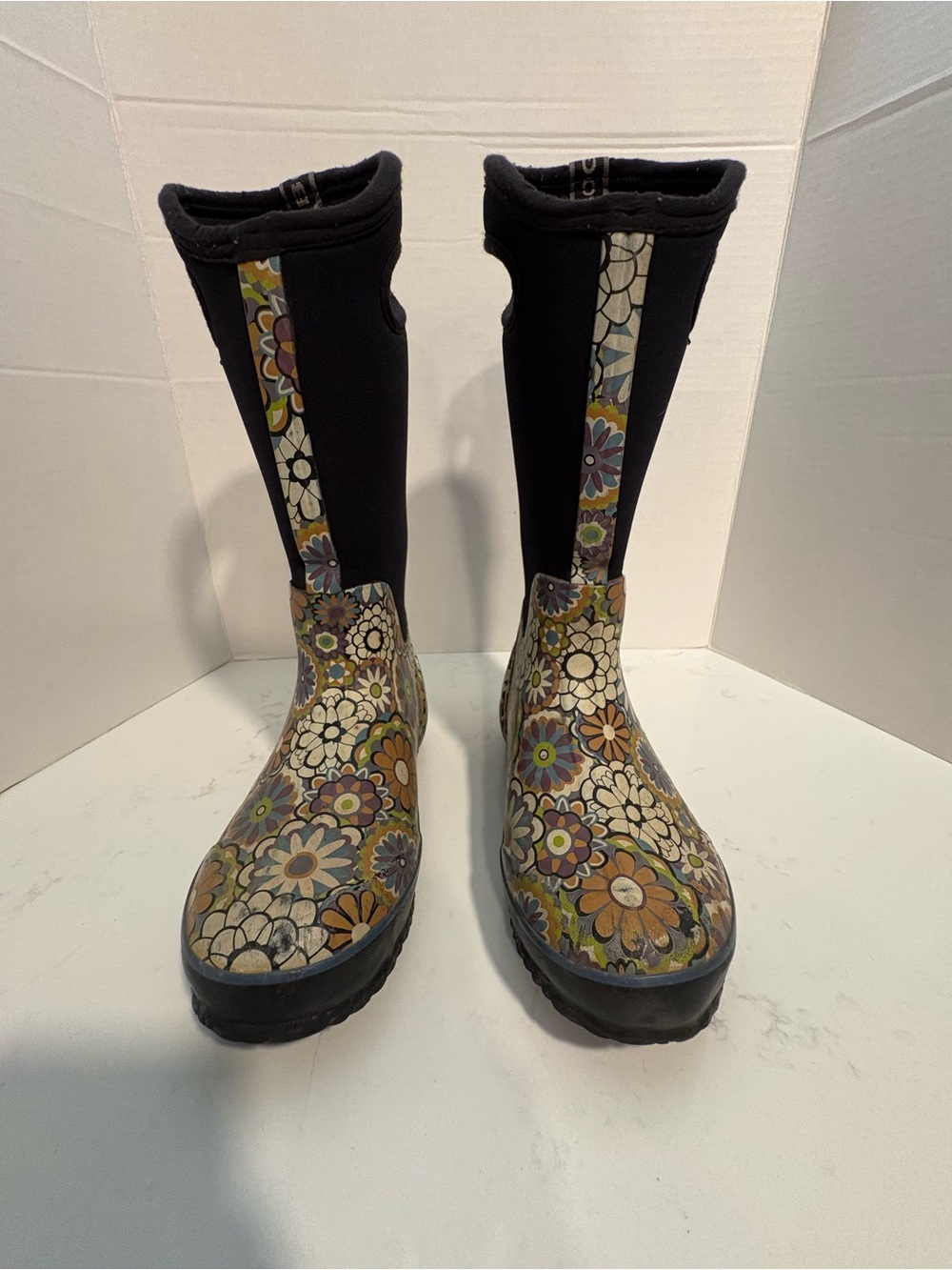 Bogs Sz 7 Classic High Ambrosia Retro 70s Daisy Floral Boots Women Barn Chore